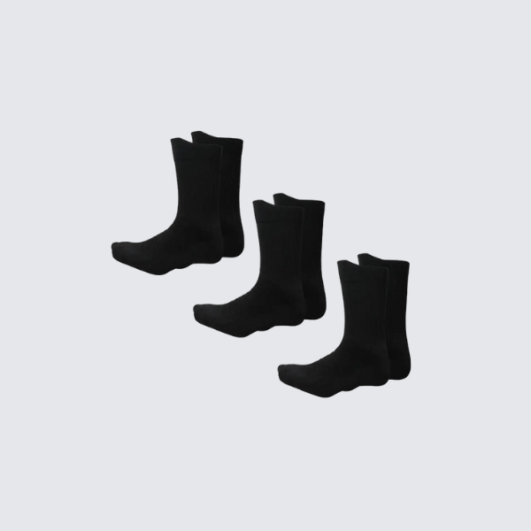 mens-black-white-sports-socks-for-football-basketball